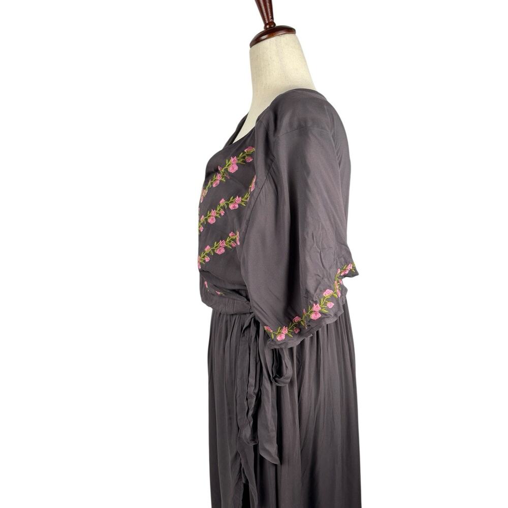 Jodifl Hi Low Embroidered Charcoal Flowy Boho Dress 1x New Faux‎ Wrap Floral - Picture 3 of 11
